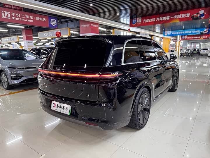 Фото 15 - LiXiang L8