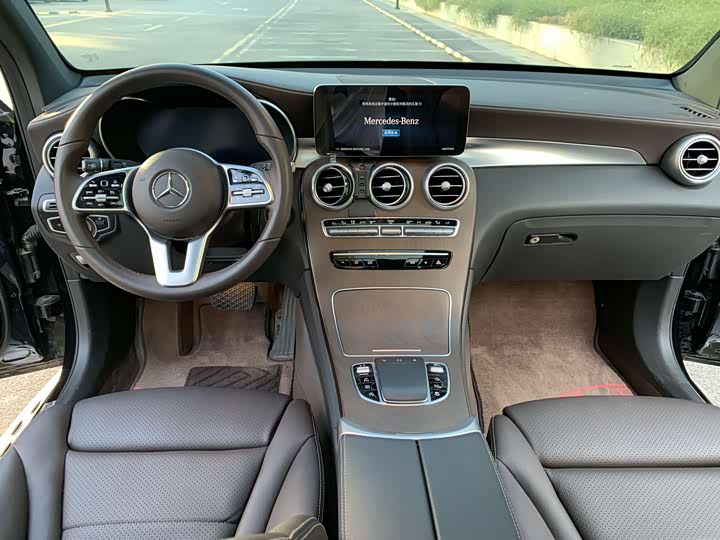 Фото 12 - Mercedes-Benz GLC-Class