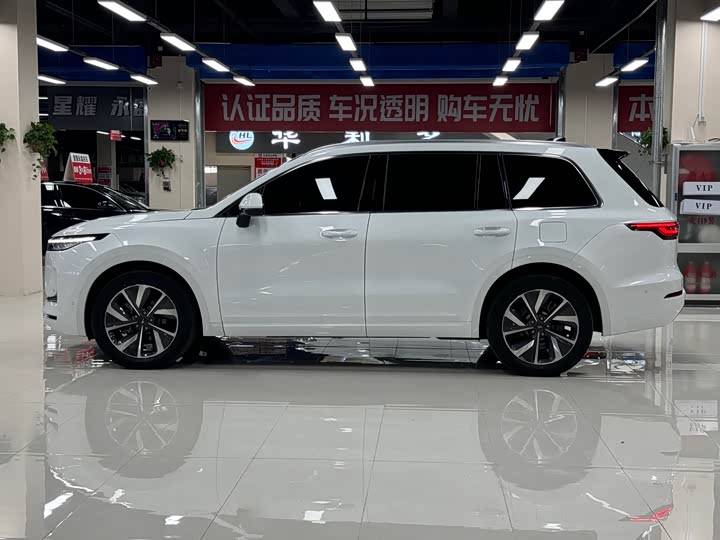 Фото 4 - LiXiang One