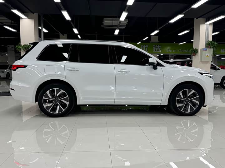 Фото 8 - LiXiang One