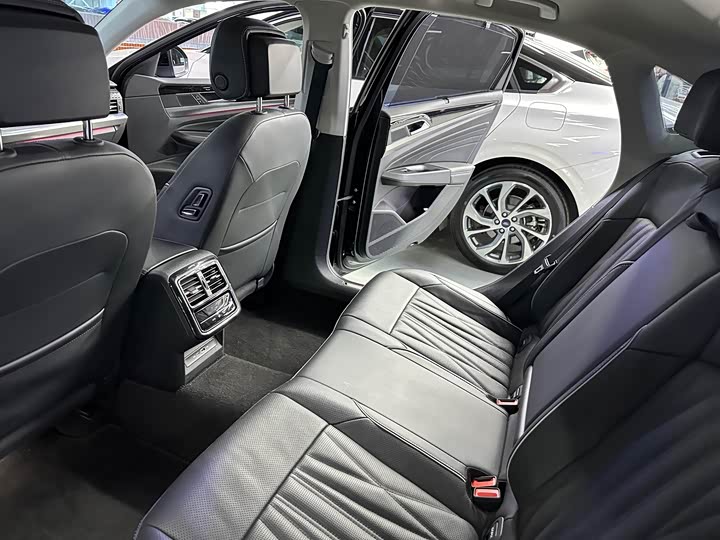 Фото 11 - Volkswagen Passat