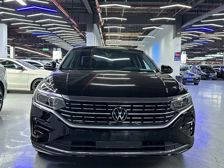Фото 2 - Volkswagen Passat