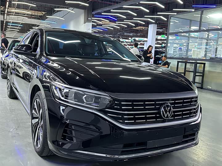 Фото 3 - Volkswagen Passat