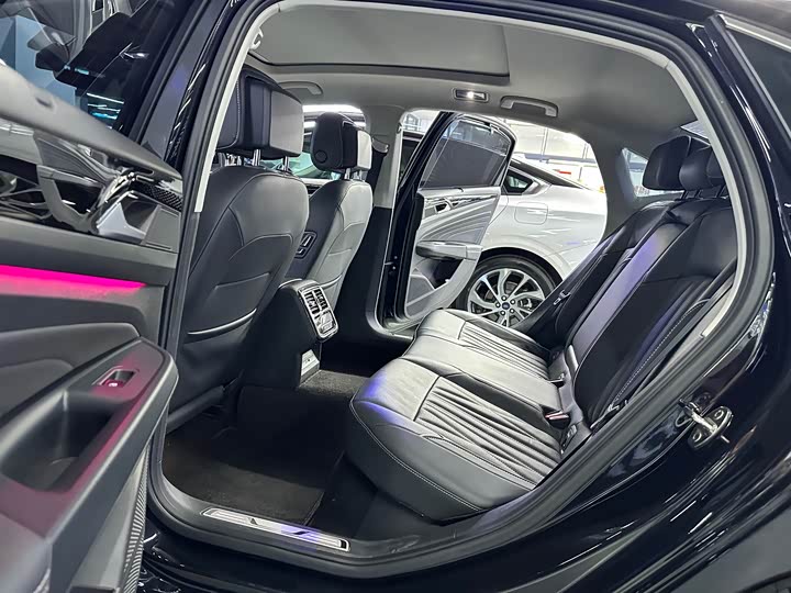 Фото 9 - Volkswagen Passat