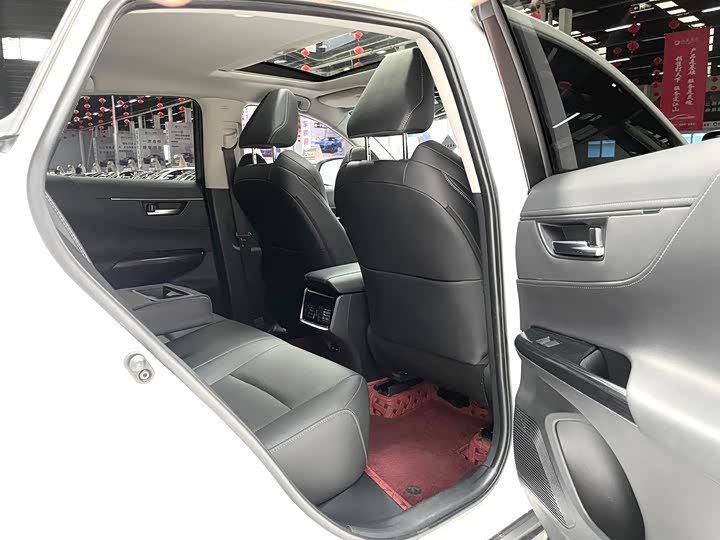 Фото 13 - Toyota Venza