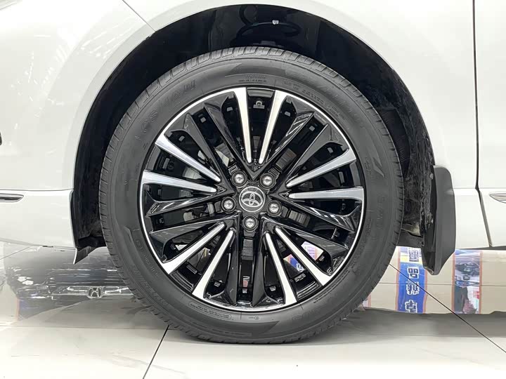 Фото 15 - Toyota Venza