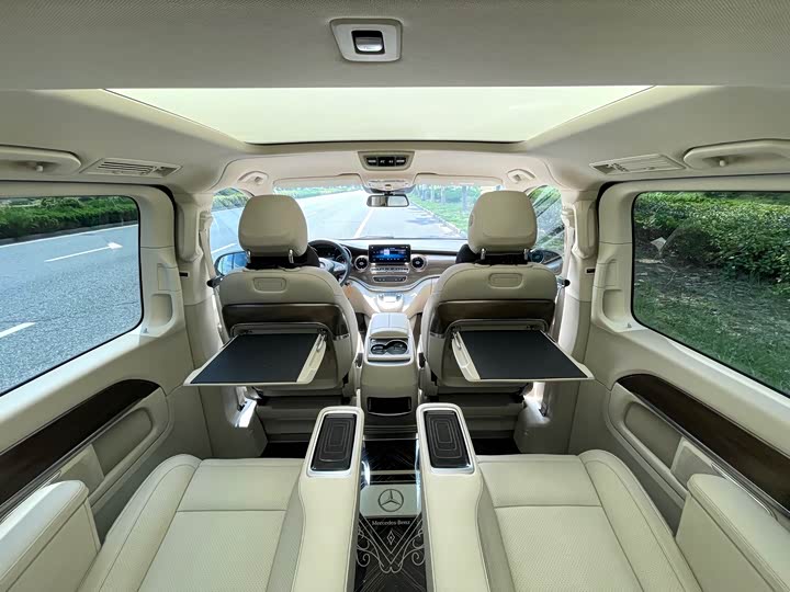 Фото 12 - Mercedes-Benz V-Class