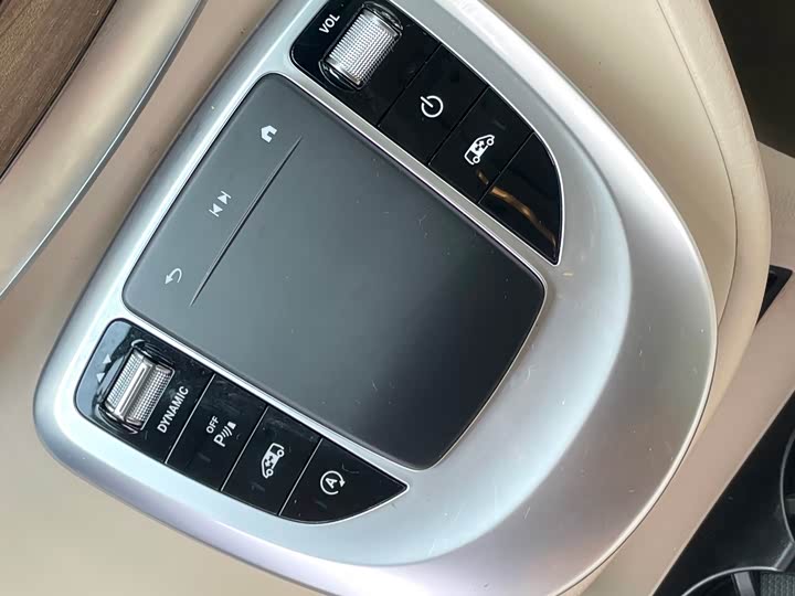 Фото 17 - Mercedes-Benz V-Class