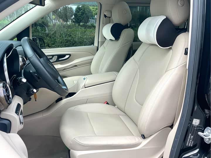 Фото 9 - Mercedes-Benz V-Class