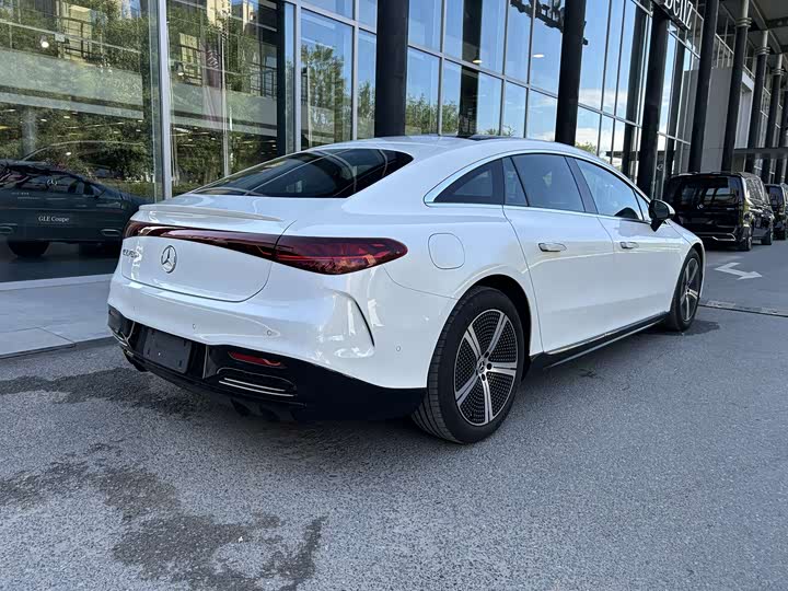 Фото 11 - Mercedes-Benz EQS