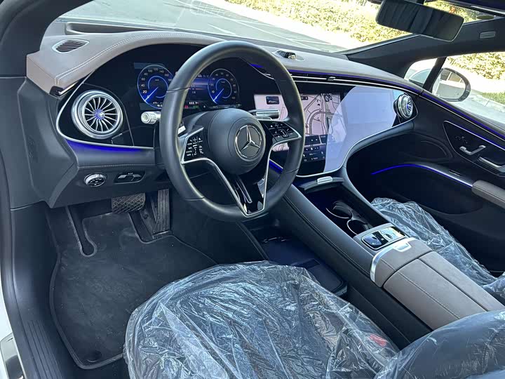 Фото 14 - Mercedes-Benz EQS