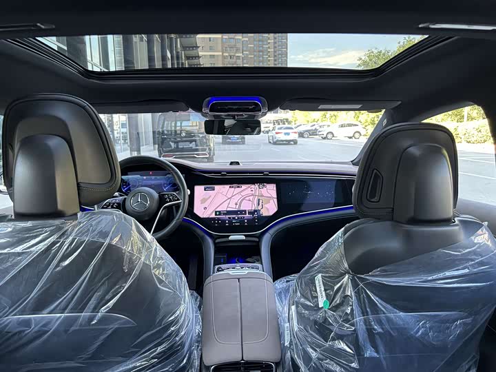 Фото 17 - Mercedes-Benz EQS