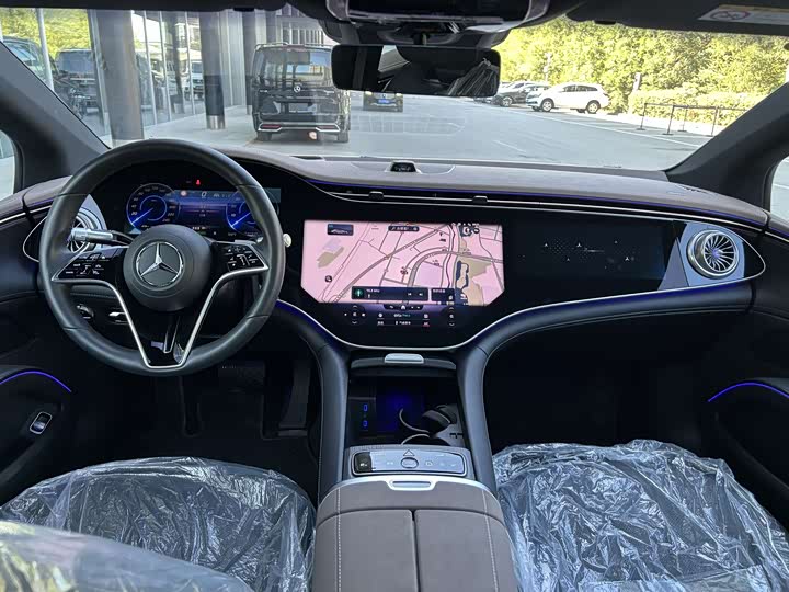 Фото 18 - Mercedes-Benz EQS