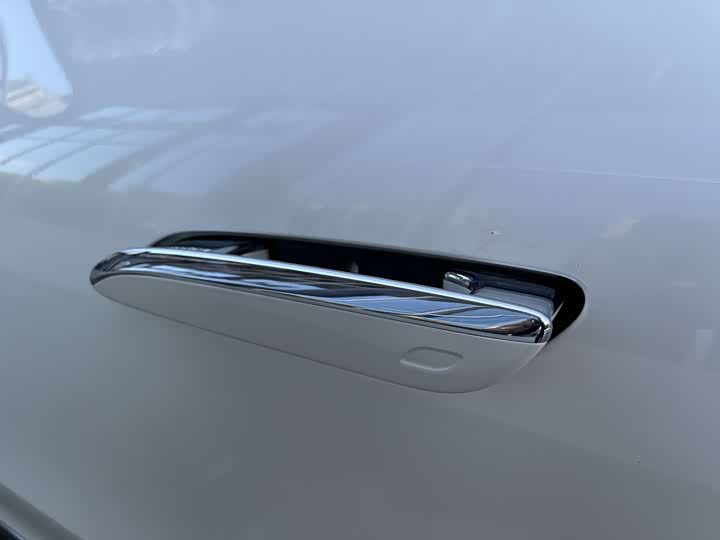 Фото 4 - Mercedes-Benz EQS