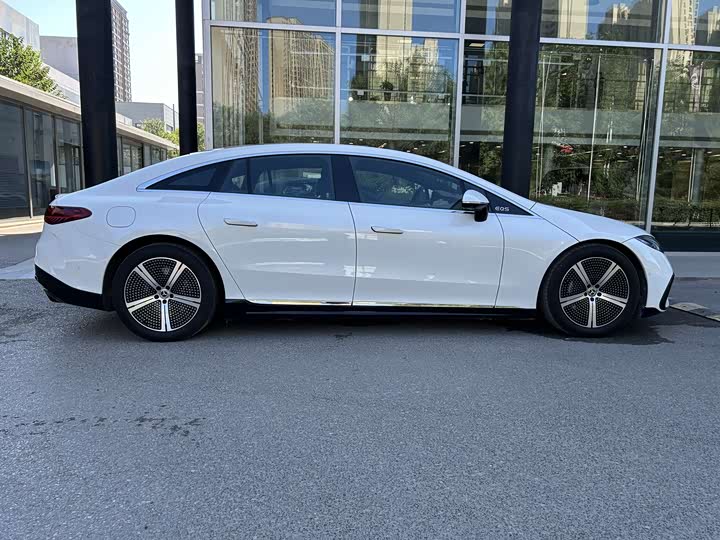 Фото 6 - Mercedes-Benz EQS