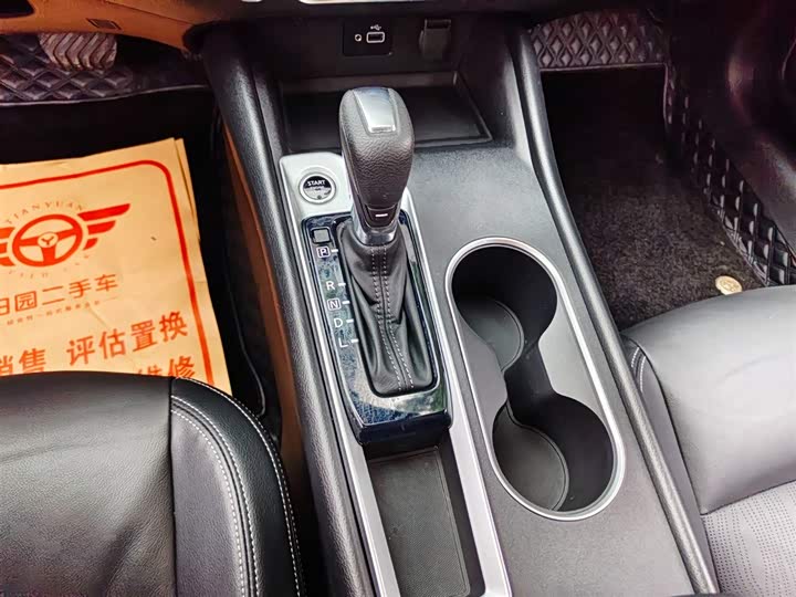 Фото 13 - Nissan Teana