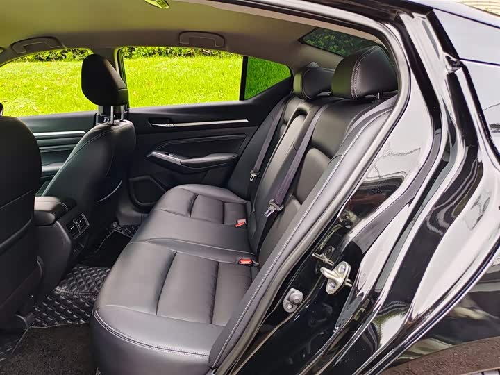 Фото 14 - Nissan Teana