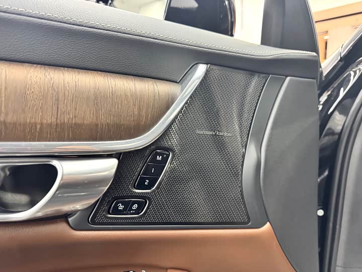 Фото 13 - Volvo S90