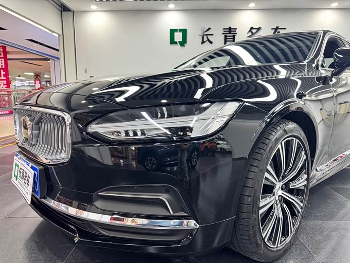 Фото 14 - Volvo S90