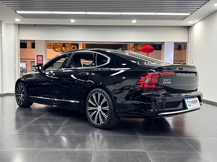Фото 5 - Volvo S90