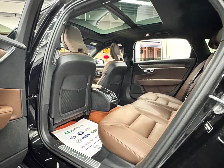 Фото 7 - Volvo S90