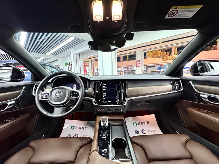 Фото 9 - Volvo S90