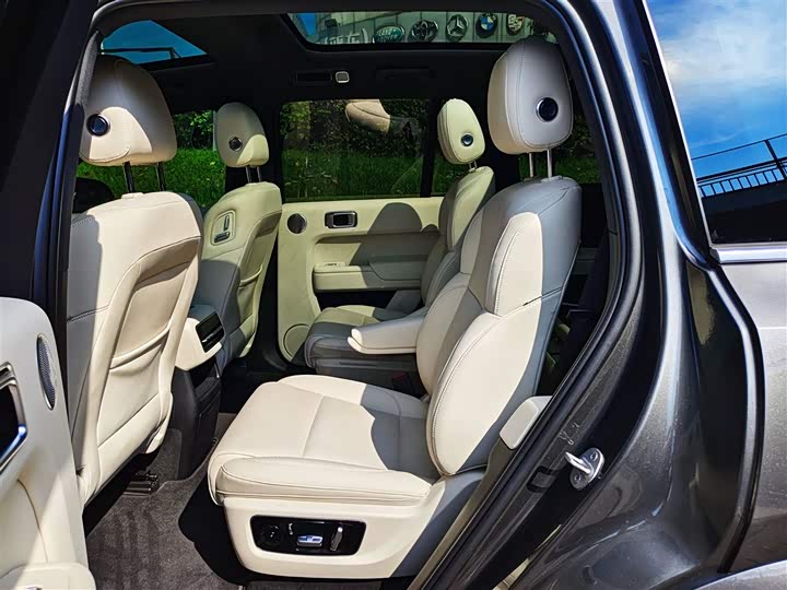 Фото 14 - LiXiang L8