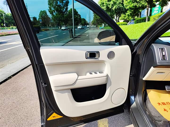 Фото 6 - LiXiang L8