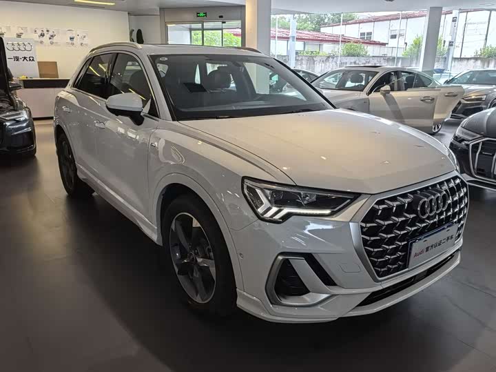 Фото 2 - Audi Q3