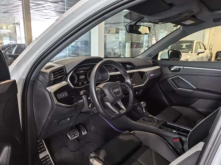 Фото 7 - Audi Q3