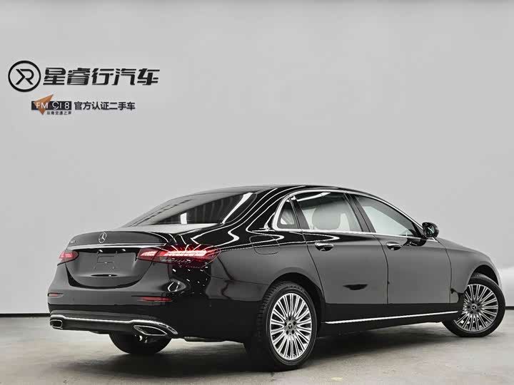 Фото 11 - Mercedes-Benz E-Class