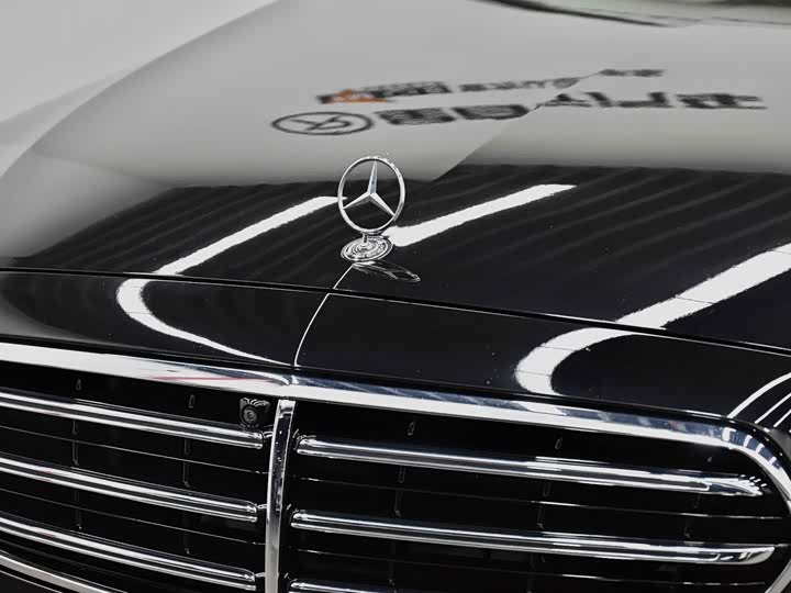 Фото 12 - Mercedes-Benz E-Class