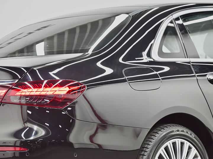 Фото 14 - Mercedes-Benz E-Class