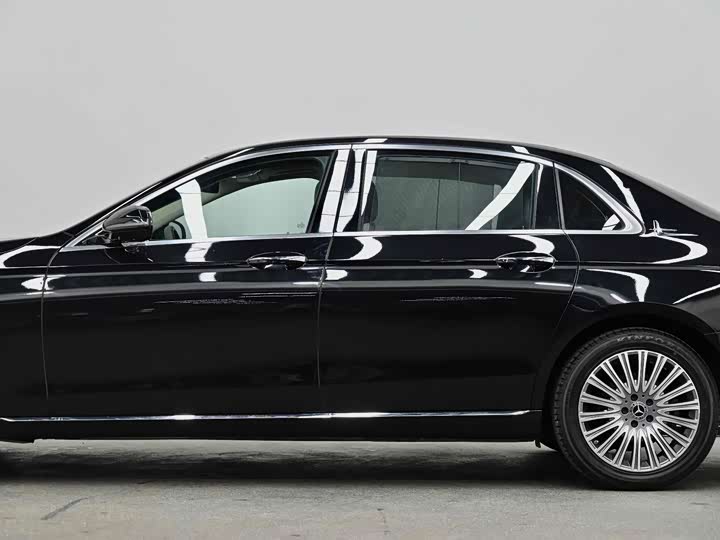 Фото 20 - Mercedes-Benz E-Class