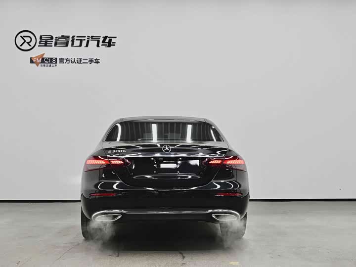 Фото 4 - Mercedes-Benz E-Class