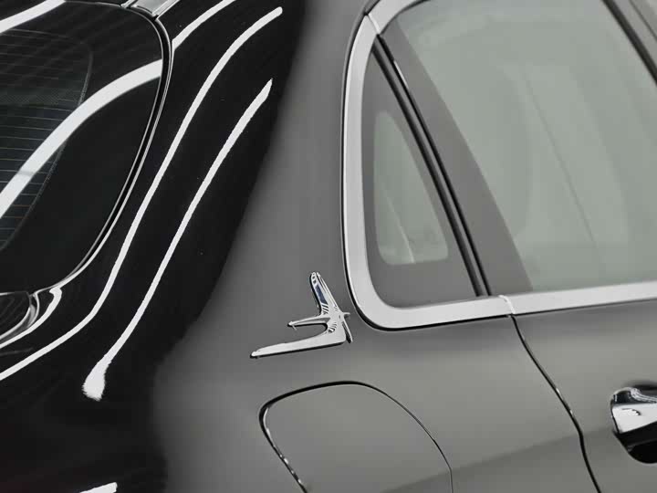 Фото 5 - Mercedes-Benz E-Class