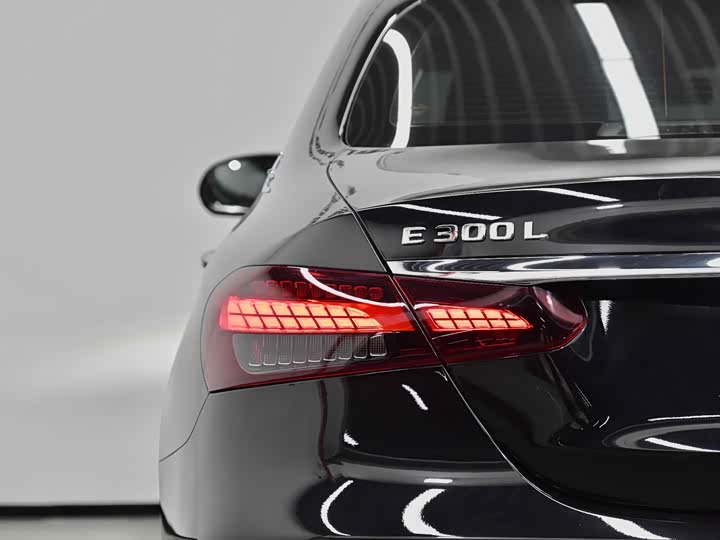 Фото 6 - Mercedes-Benz E-Class