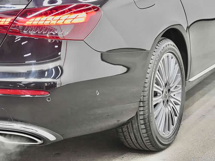 Фото 7 - Mercedes-Benz E-Class