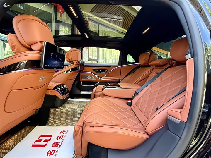 Фото 9 - Mercedes-Benz Maybach S-Class