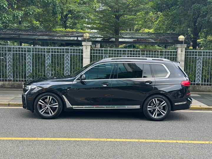Фото 2 - BMW X7