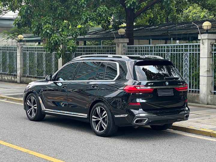 Фото 3 - BMW X7