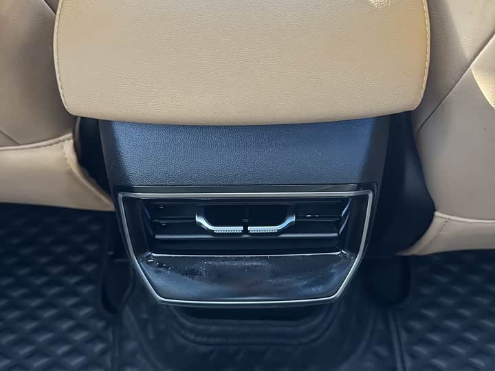 Фото 11 - Roewe RX5