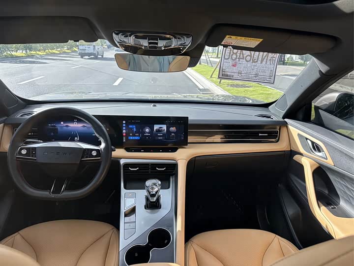 Фото 13 - Roewe RX5