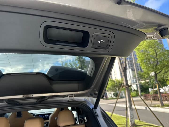 Фото 16 - Roewe RX5