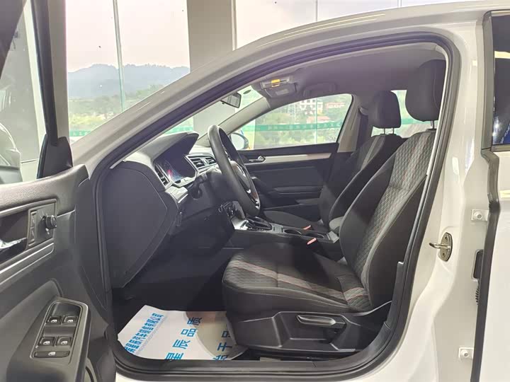 Фото 11 - Volkswagen Lamando L