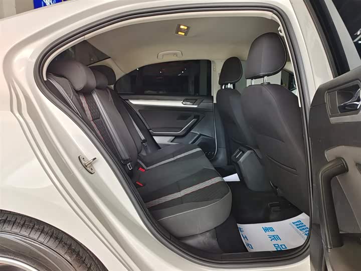 Фото 13 - Volkswagen Lamando L