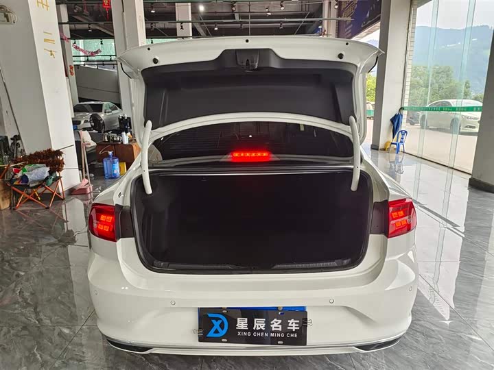 Фото 16 - Volkswagen Lamando L