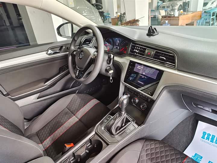 Фото 9 - Volkswagen Lamando L