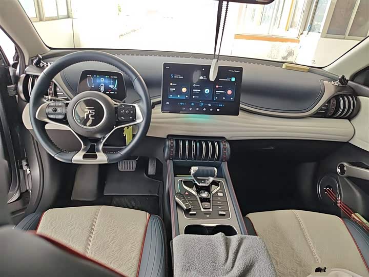 Фото 10 - BYD Yuan Plus