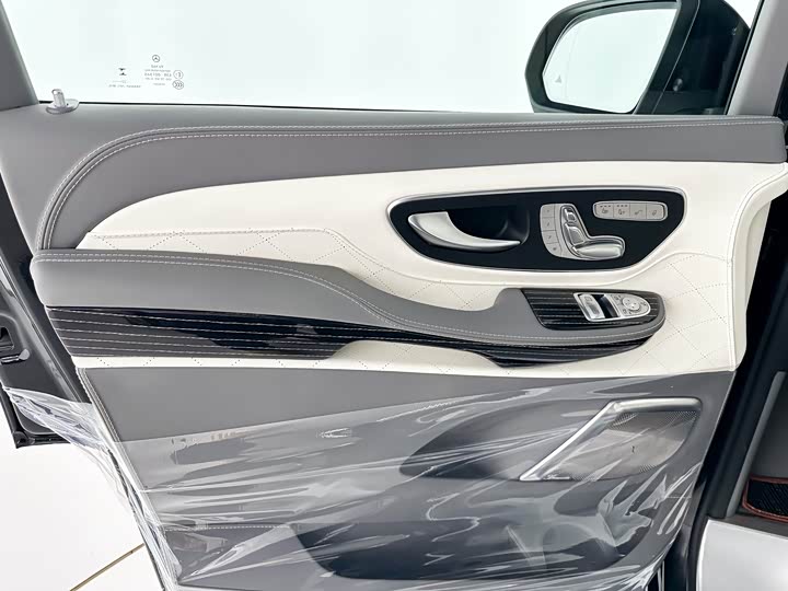 Фото 11 - Mercedes-Benz V-Class